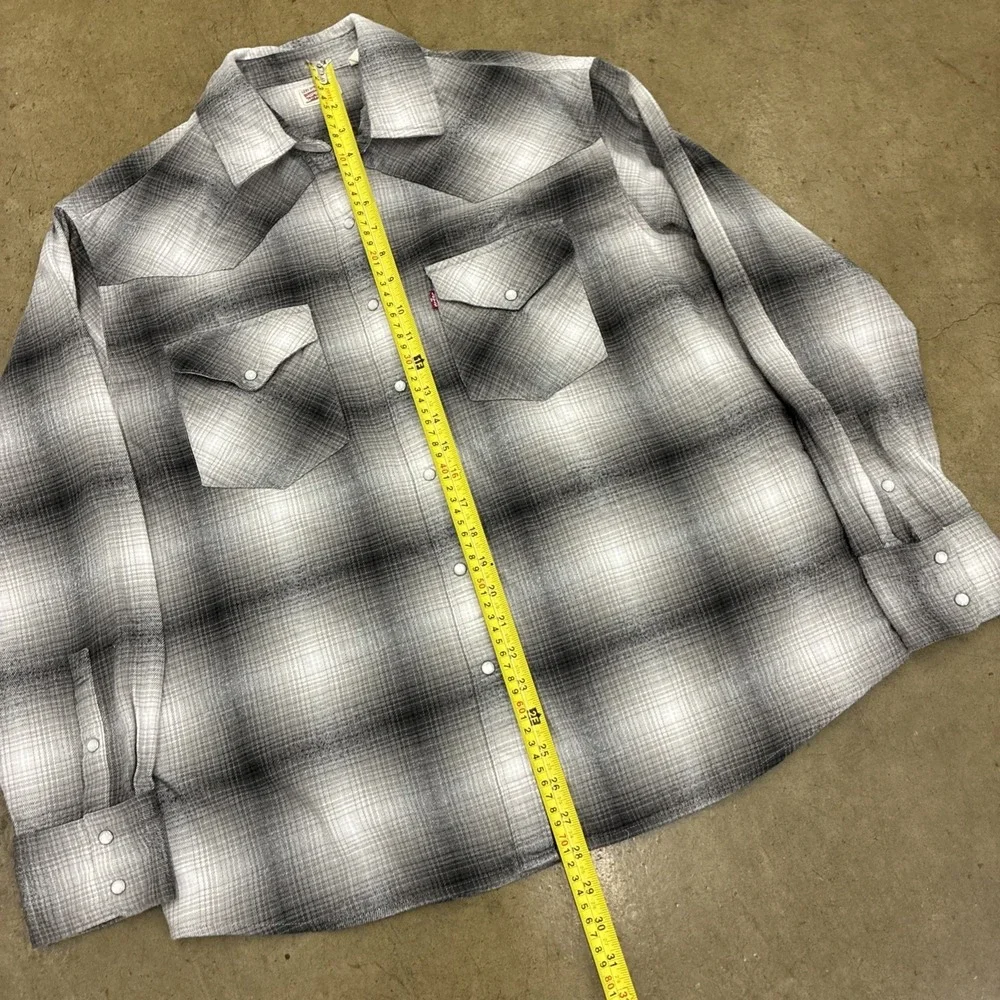 Levis Men's Shadow Plaid Check Flannel Western Shirt - Size M (relaxed fit)